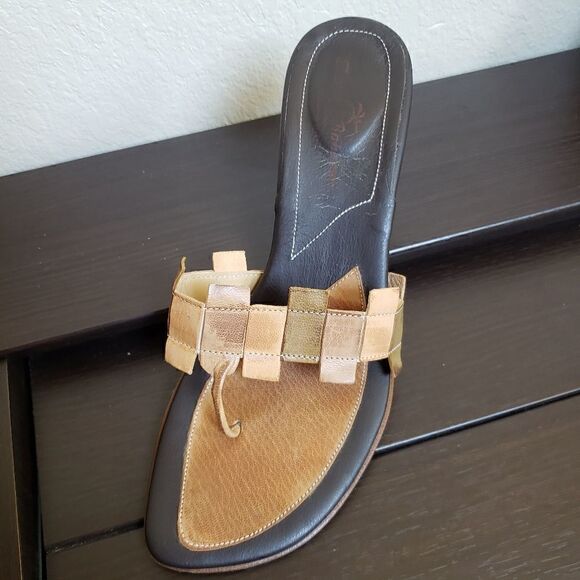 Tommy Bahama leather heel sandals 7 - Picture 5 of 6